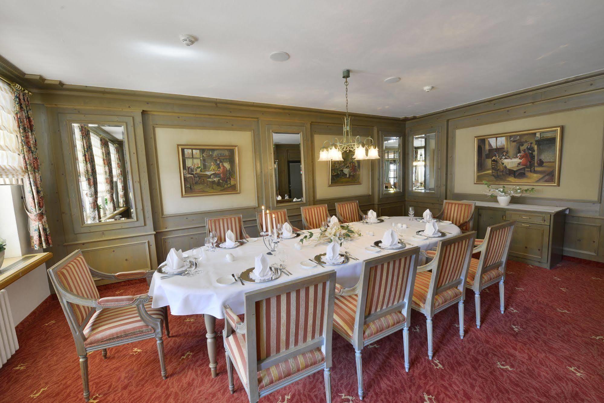 Ringhotel Weisser Hirsch 4*