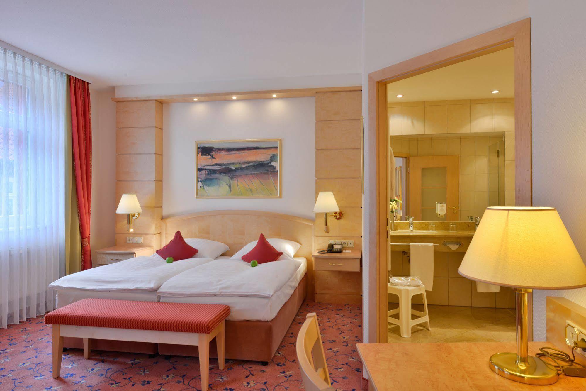Ringhotel Weisser Hirsch Hotel